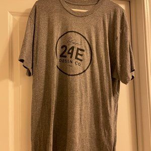 24 E Design T-shirt